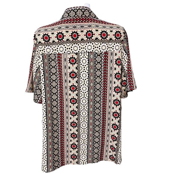 Catherines Women's Size 2X Geometric Southwestern Aztec Button Up Casual Top - Picture 3 of 9